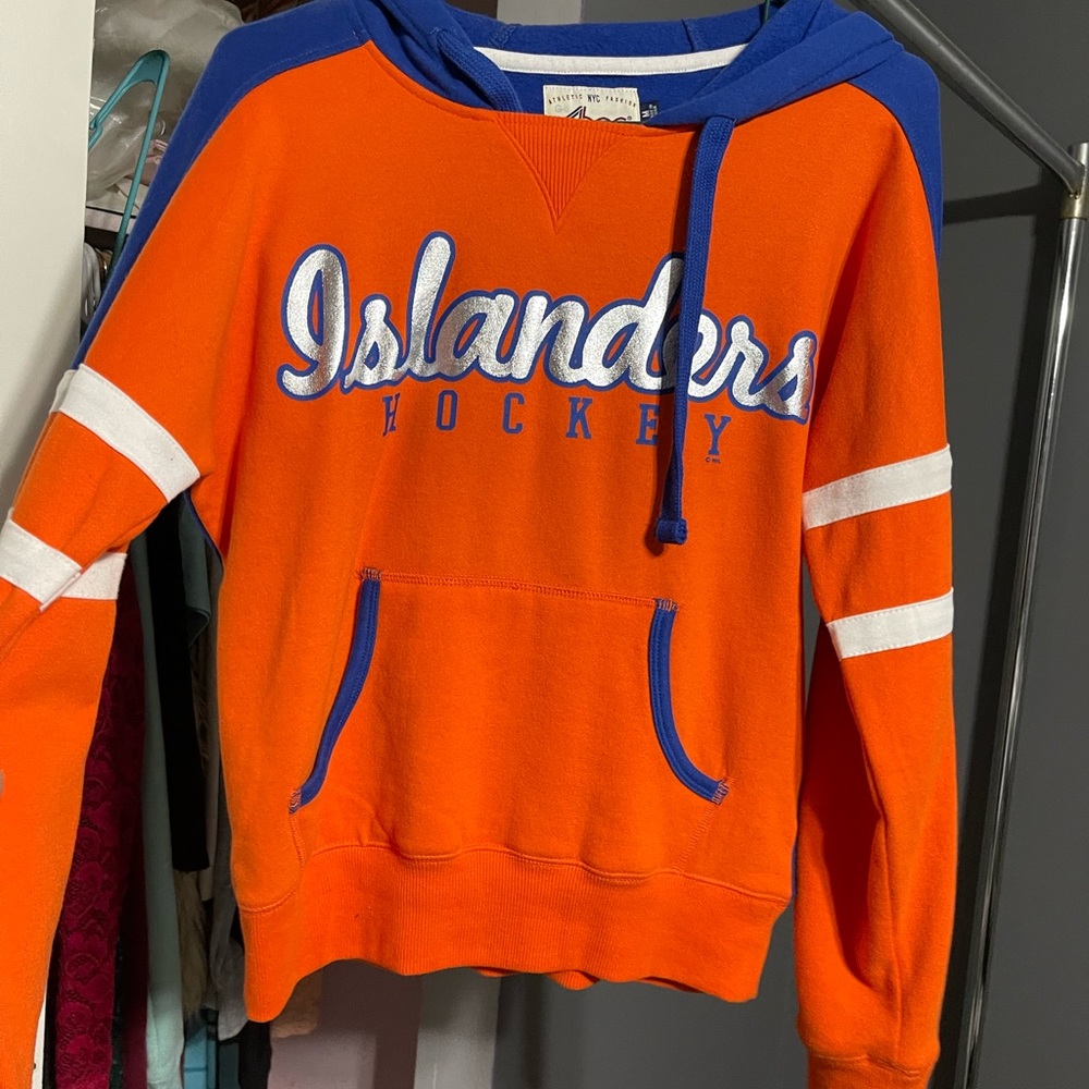 Islander hoodie size medium